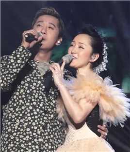 毛宁杨钰莹时隔三十年再度同台，合唱经典歌曲心语，真是满满的感动，两人曾被称为金童玉女，听过他们唱歌的应该早就结婚了吧 