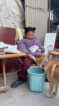 真是狗拿耗子多管闲事，她哭就哭去呗，你说你管她干啥！