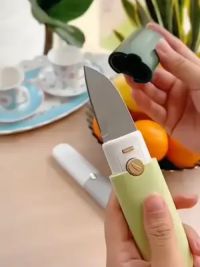 能一刀多用的#水果刀 出门玩带着可方便了，能削能切，削出来皮还很薄不浪费！#削皮刀 #携带方便