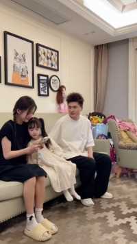 这两个小戏精，成功蒙混过关了