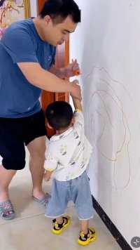 不要限制孩子的想象力！买它回家不脏墙，墙面上的涂鸦画卷！
