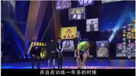 日本跳绳冠军来华挑衅，称在中国没有对手，却被小学生连续秒杀！岑小林人物故事吉尼斯世界纪录爱国 (3)
