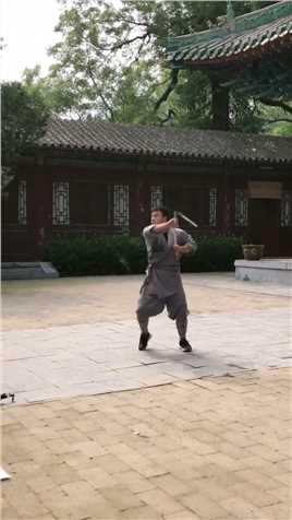 释小龙练习三节棍#中国传统武术