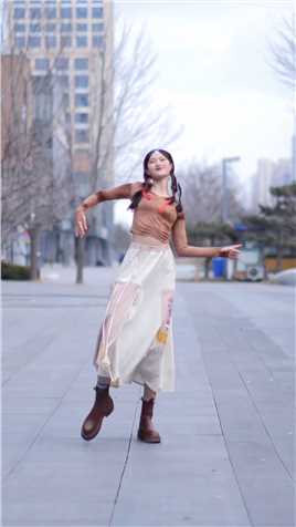 又是末班车赶不上的一天#来跳舞#民族舞#藏族舞#次仁拉索#次仁拉索舞蹈