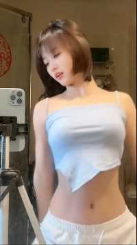 #小蛮腰扭起来,#极品身材美女,#舞动青春活力无限