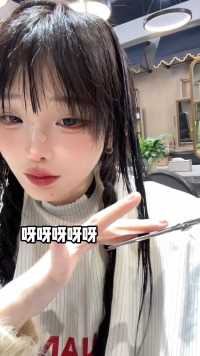  宝宝 看看我的新发型吧.