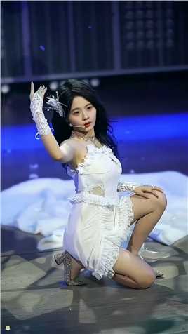黄宣绮，04年的小美女，中国女子偶像团体BEJ48成员,#盛世美颜,#舞姿优美 