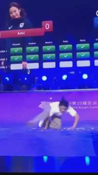 在杭州亚运会女子霹雳舞项目决赛中，中国队选手刘清漪获得冠军。这是亚运史上首枚女子霹雳舞项目金牌。