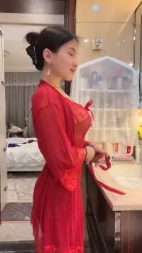 喜欢我的红色战袍吗，
